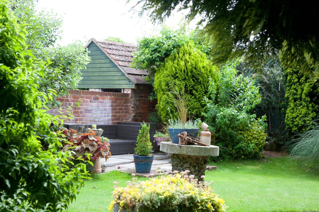 The Old House Guest House Salisbury Exterior photo